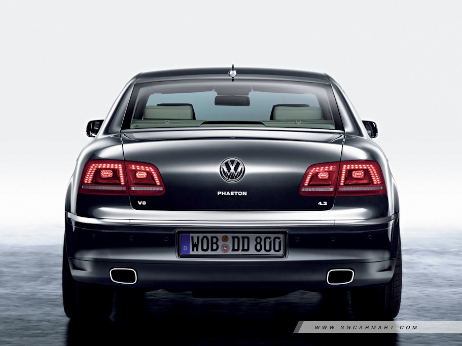 https://i.i-sgcm.com/new_cars/cars/10930/10930_g44