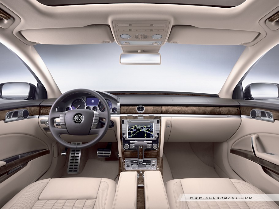 https://i.i-sgcm.com/new_cars/cars/10930/10930_g47