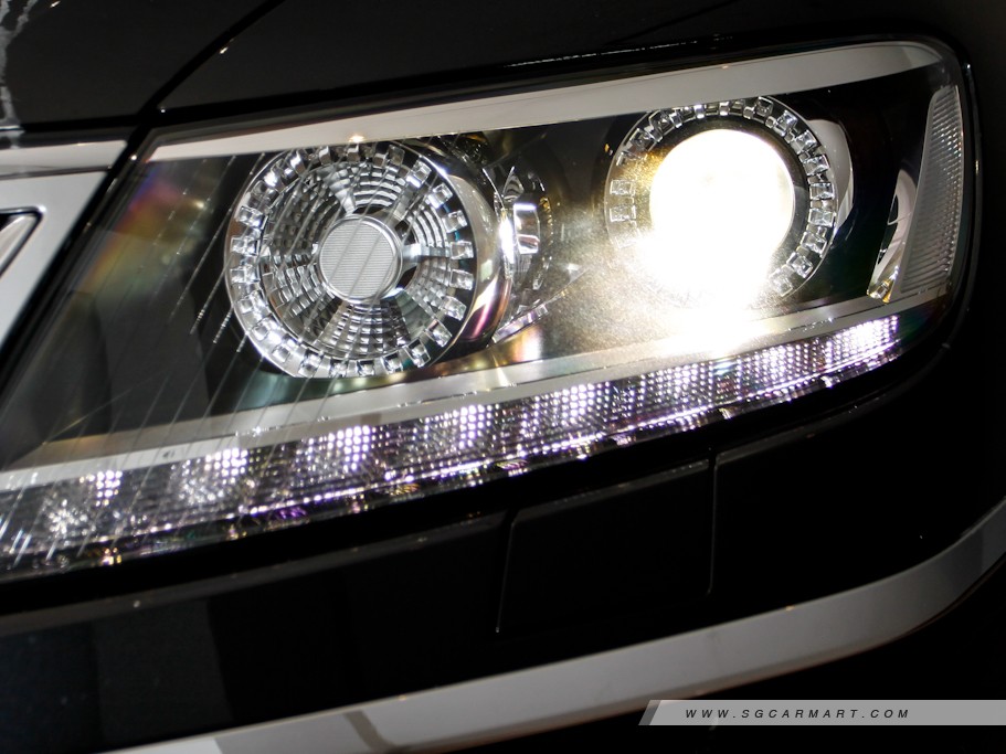 https://i.i-sgcm.com/new_cars/cars/10930/10930_g53