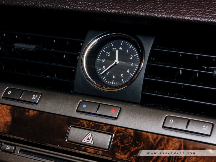 https://i.i-sgcm.com/new_cars/cars/10930/10930_g70