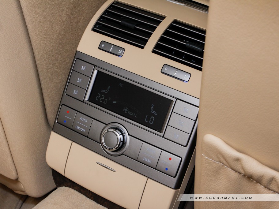 https://i.i-sgcm.com/new_cars/cars/10930/10930_g71