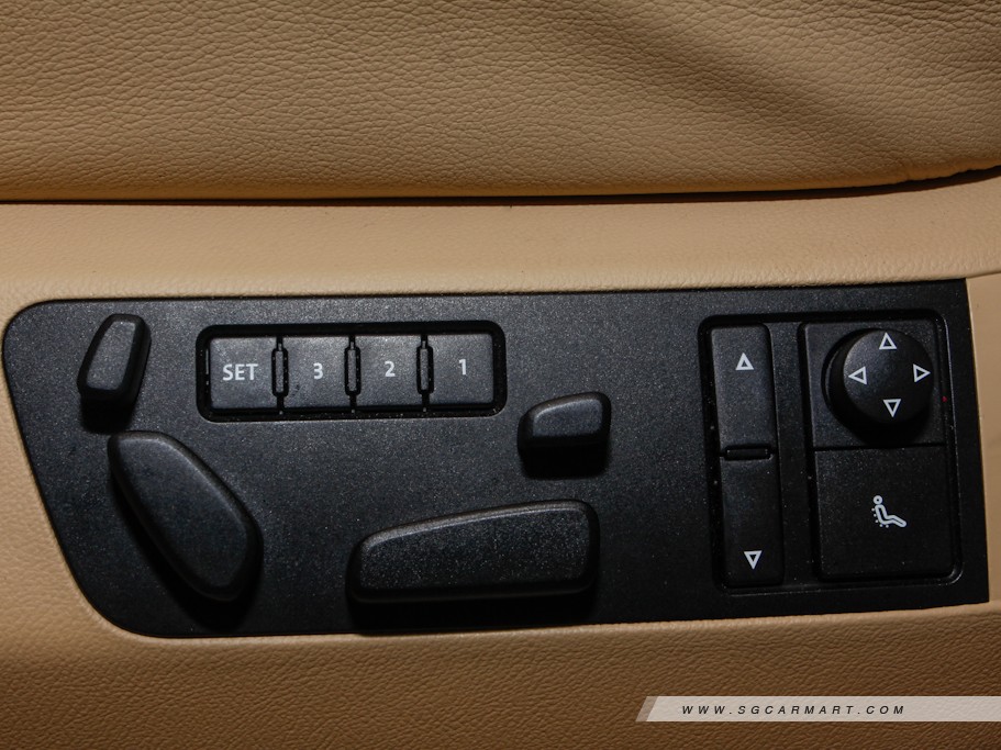 https://i.i-sgcm.com/new_cars/cars/10930/10930_g72