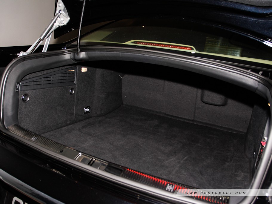 https://i.i-sgcm.com/new_cars/cars/10930/10930_g74