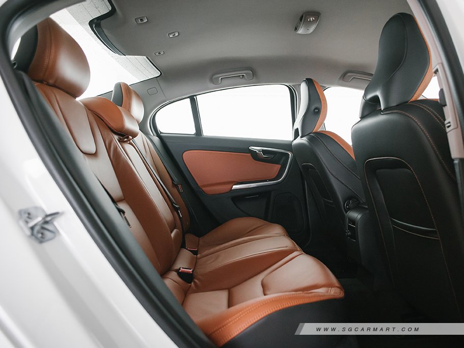 https://i.i-sgcm.com/new_cars/cars/10935/10935_g11
