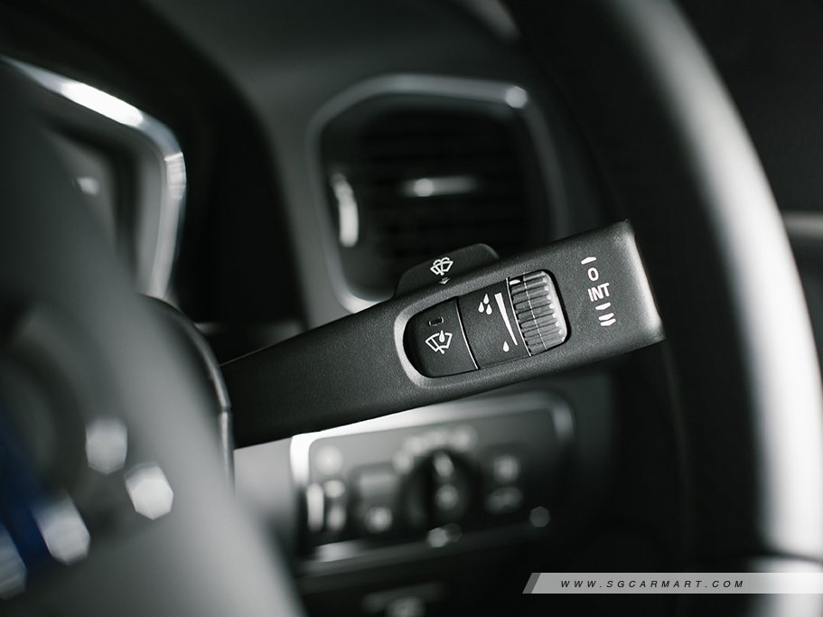 https://i.i-sgcm.com/new_cars/cars/10935/10935_g15