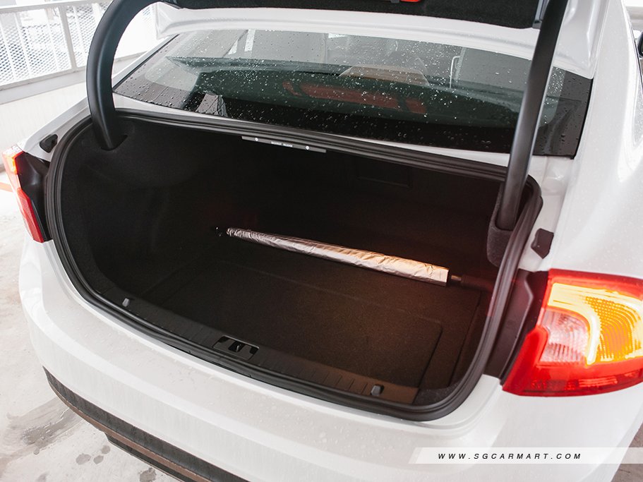 https://i.i-sgcm.com/new_cars/cars/10935/10935_g20