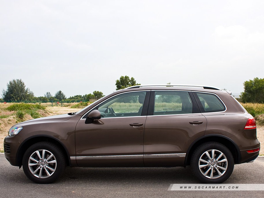 https://i.i-sgcm.com/new_cars/cars/10937/10937_g49