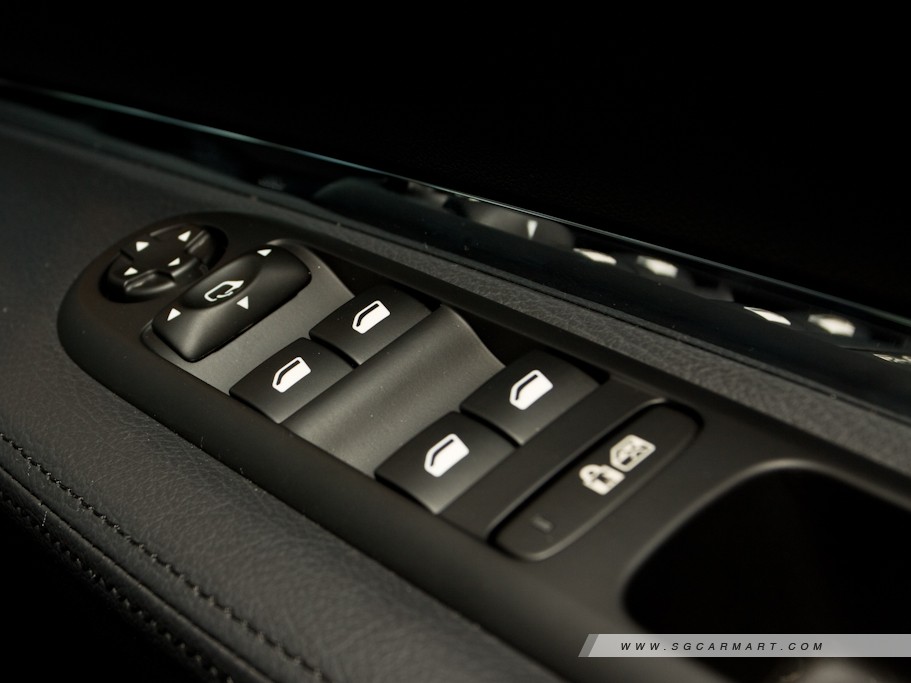 https://i.i-sgcm.com/new_cars/cars/10945/10945_g20