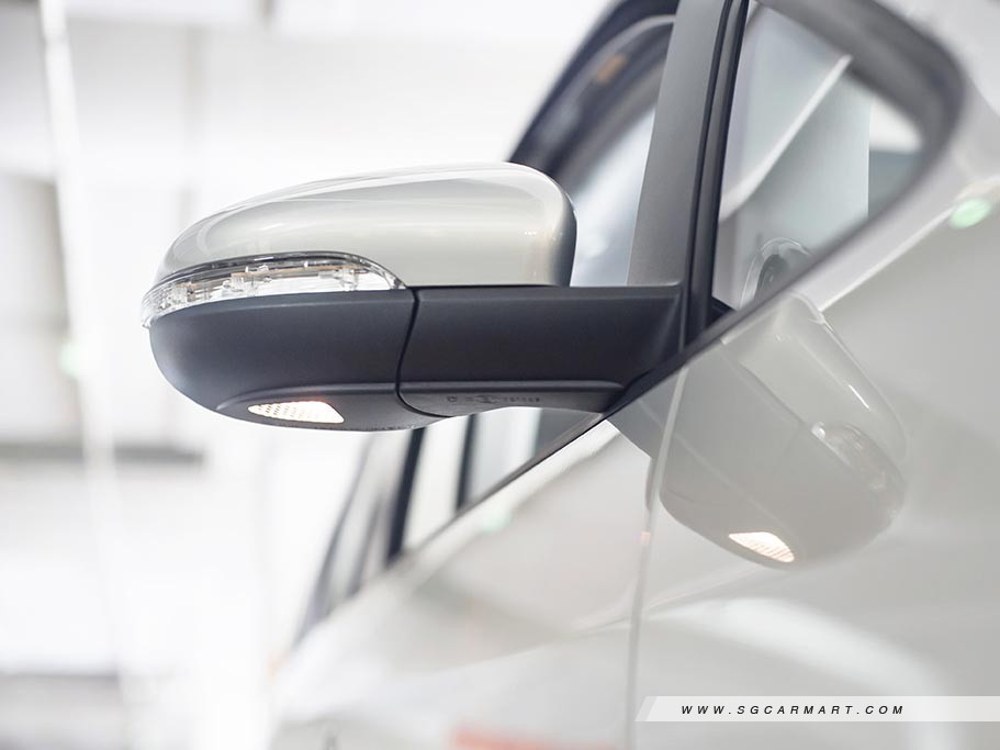 https://i.i-sgcm.com/new_cars/cars/10946/10946_g38