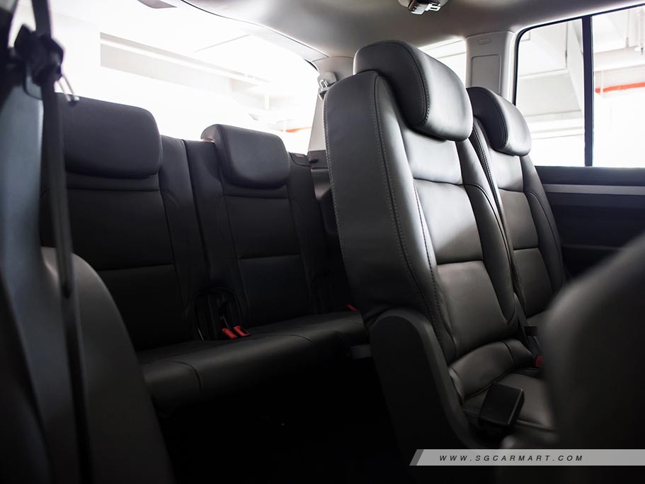 https://i.i-sgcm.com/new_cars/cars/10946/10946_g43