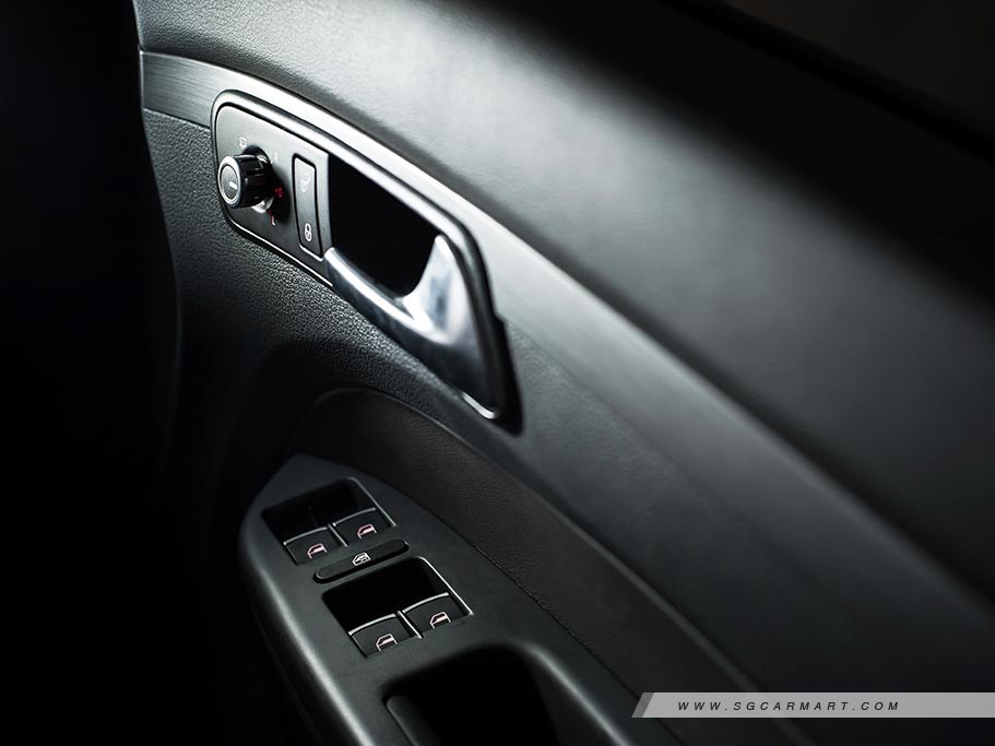 https://i.i-sgcm.com/new_cars/cars/10946/10946_g54