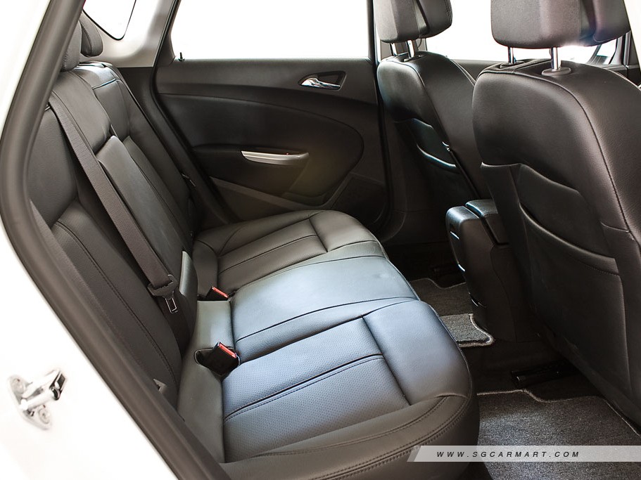 https://i.i-sgcm.com/new_cars/cars/10948/10948_g11