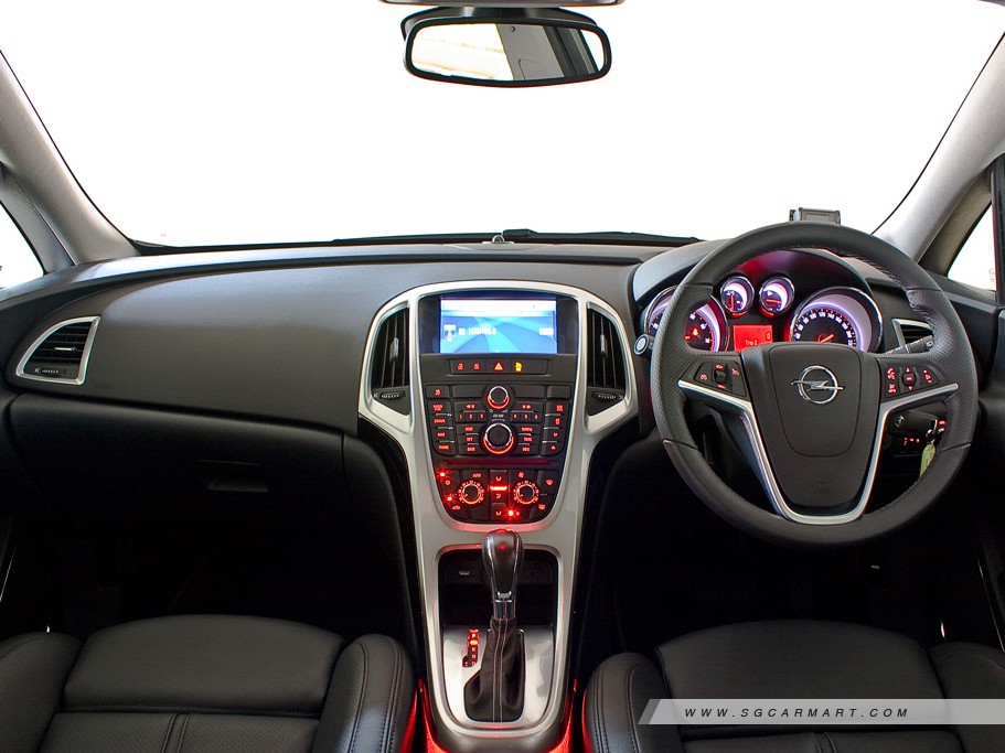 https://i.i-sgcm.com/new_cars/cars/10948/10948_g12