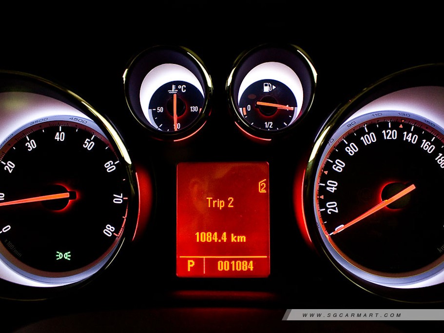 https://i.i-sgcm.com/new_cars/cars/10948/10948_g15