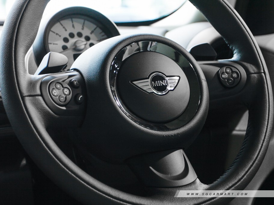 https://i.i-sgcm.com/new_cars/cars/10957/10957_g11