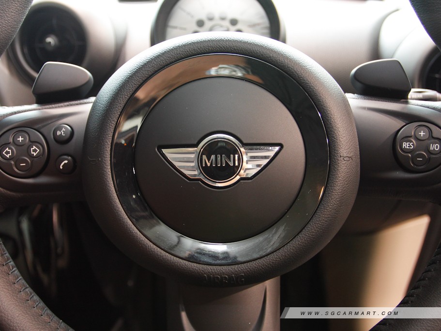 https://i.i-sgcm.com/new_cars/cars/10957/10957_g12