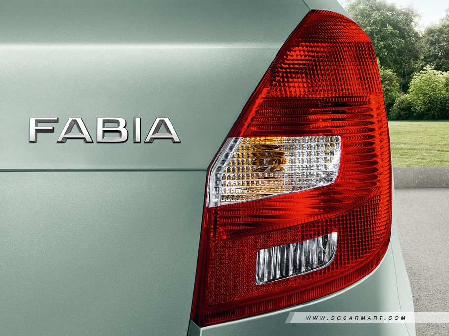 https://i.i-sgcm.com/new_cars/cars/10959/10959_g7