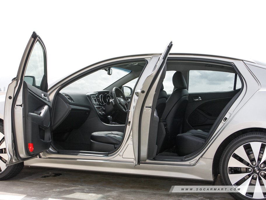 https://i.i-sgcm.com/new_cars/cars/10960/10960_g12