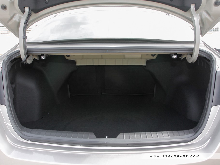 https://i.i-sgcm.com/new_cars/cars/10960/10960_g33