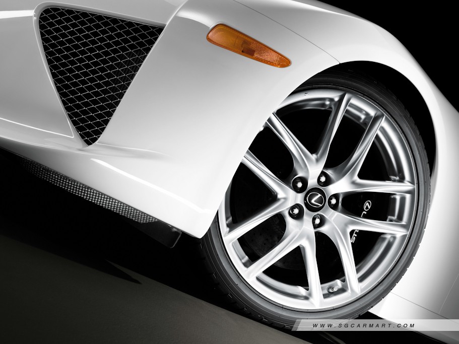 https://i.i-sgcm.com/new_cars/cars/10962/10962_g8