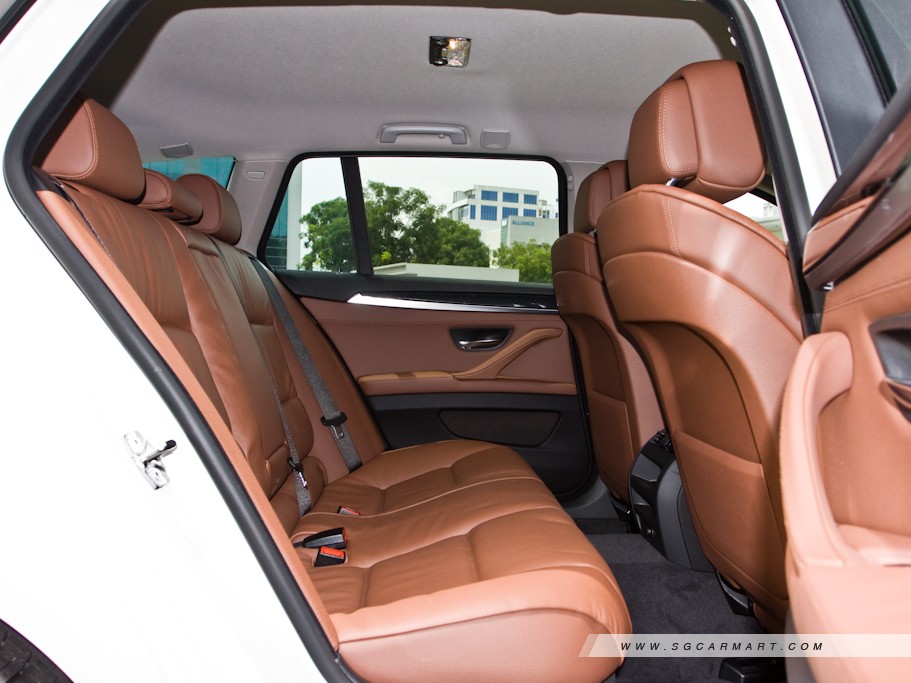 https://i.i-sgcm.com/new_cars/cars/10965/10965_g12