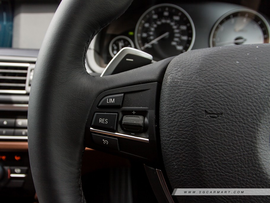 https://i.i-sgcm.com/new_cars/cars/10965/10965_g15