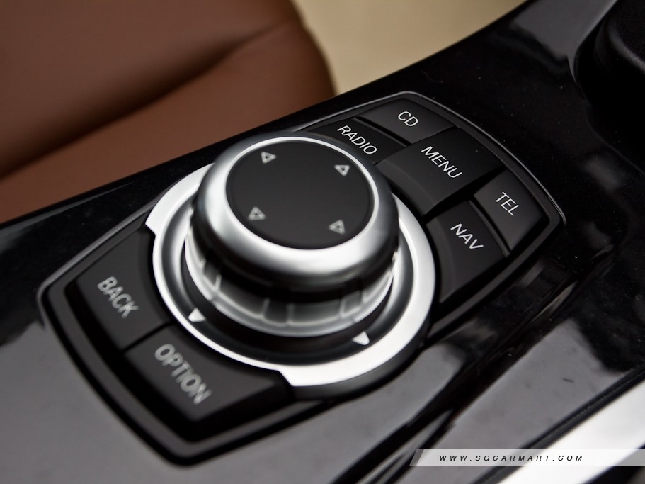 https://i.i-sgcm.com/new_cars/cars/10965/10965_g18