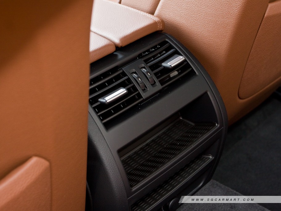 https://i.i-sgcm.com/new_cars/cars/10965/10965_g24