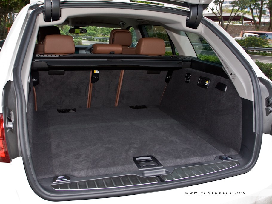 https://i.i-sgcm.com/new_cars/cars/10965/10965_g27