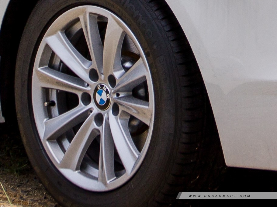 https://i.i-sgcm.com/new_cars/cars/10965/10965_g7