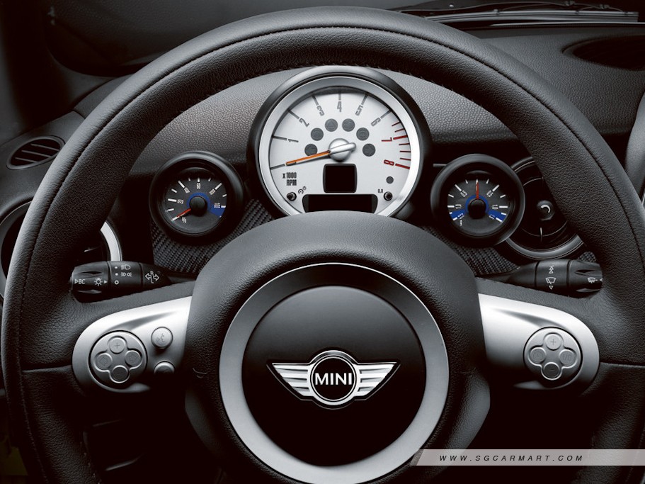 https://i.i-sgcm.com/new_cars/cars/10968/10968_g12