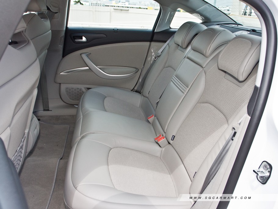 https://i.i-sgcm.com/new_cars/cars/10969/10969_g12