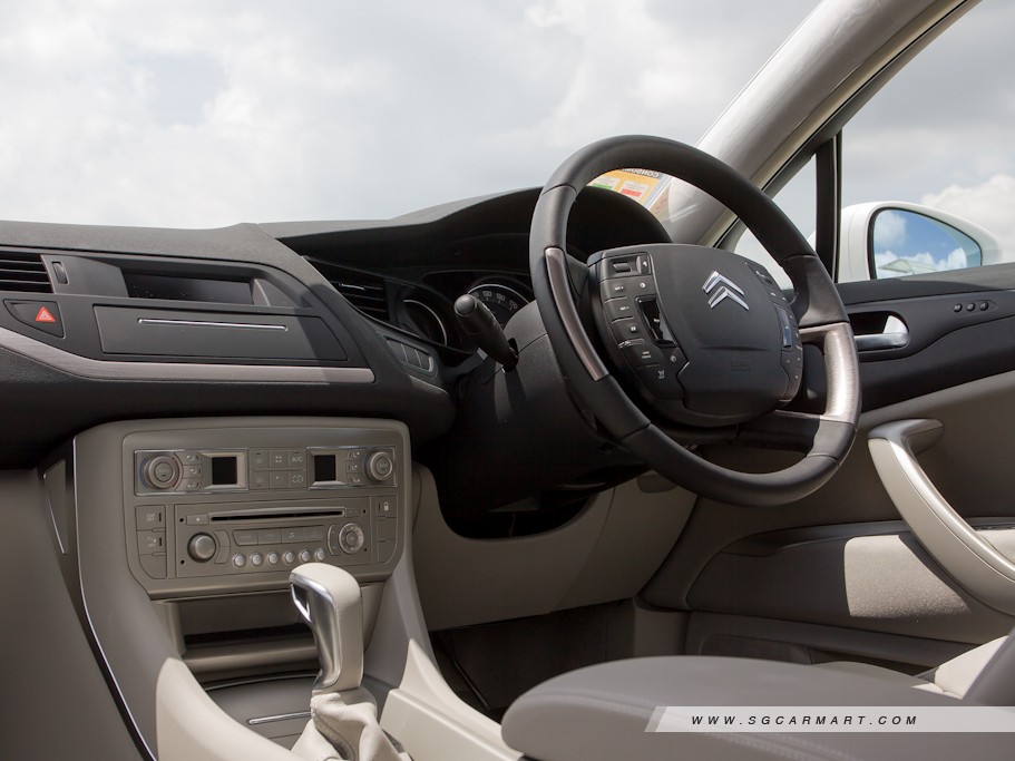 https://i.i-sgcm.com/new_cars/cars/10969/10969_g13