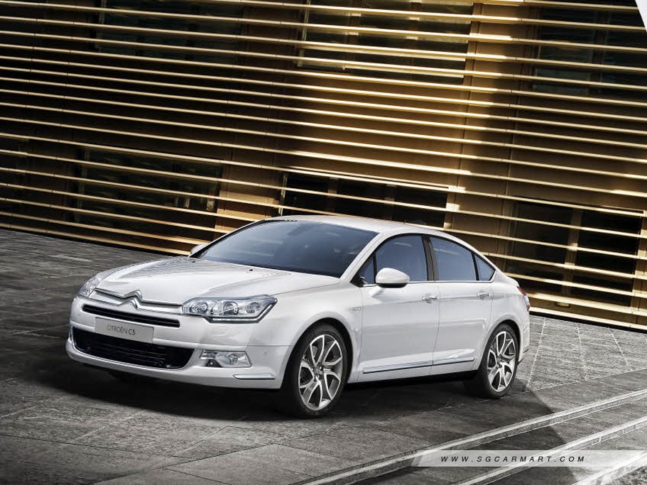 https://i.i-sgcm.com/new_cars/cars/10969/10969_g29