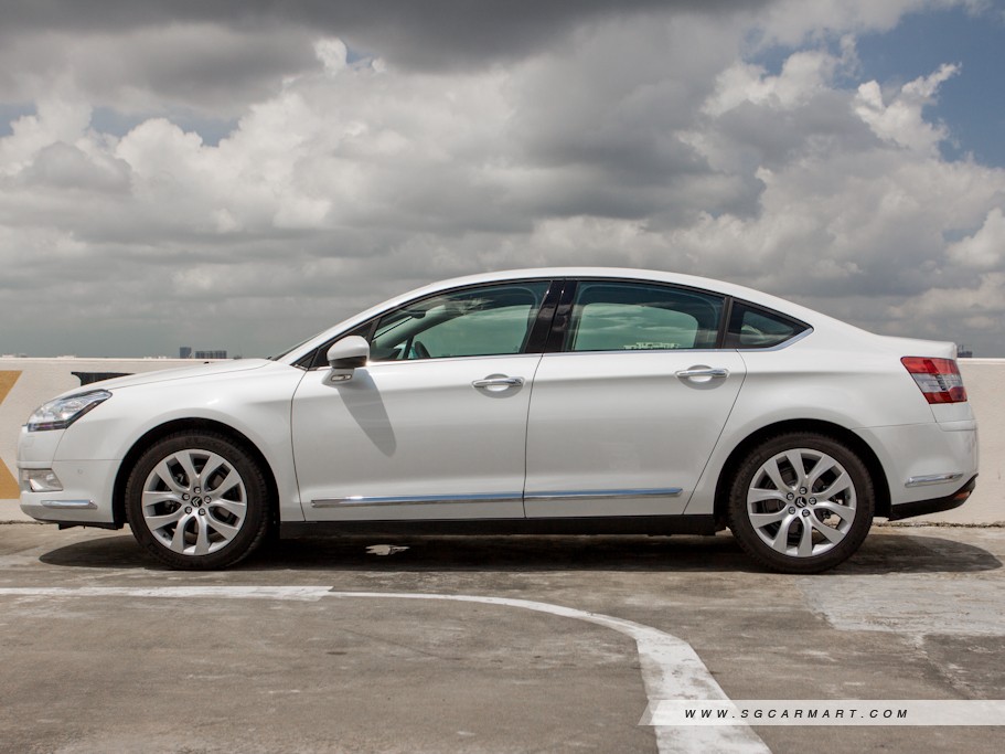 https://i.i-sgcm.com/new_cars/cars/10969/10969_g2