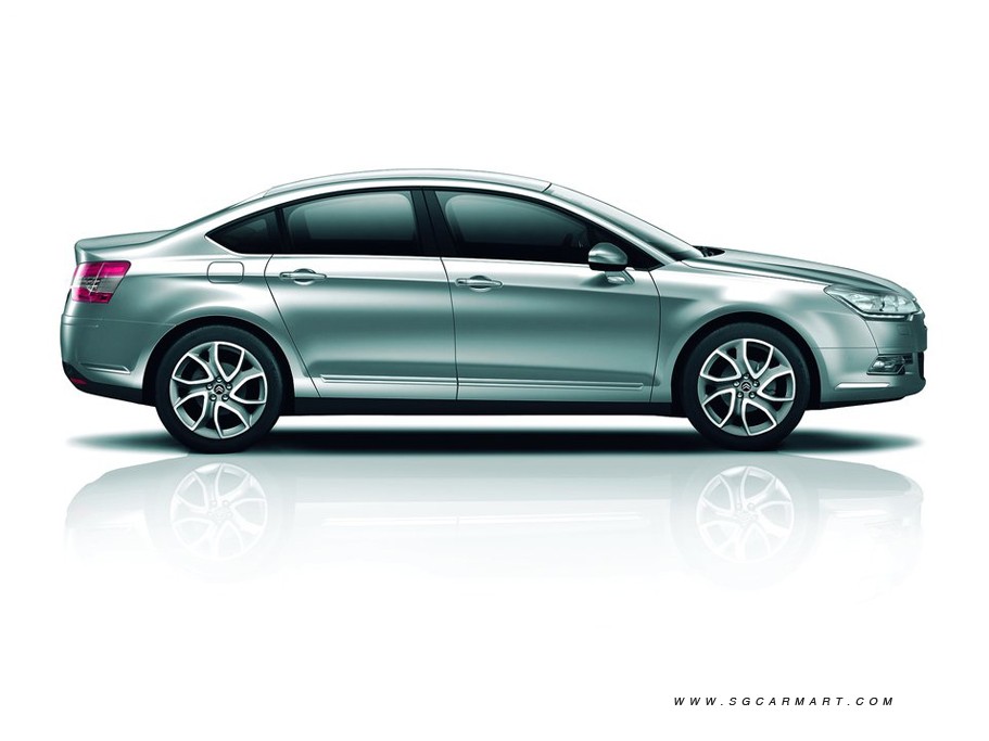 https://i.i-sgcm.com/new_cars/cars/10969/10969_g31