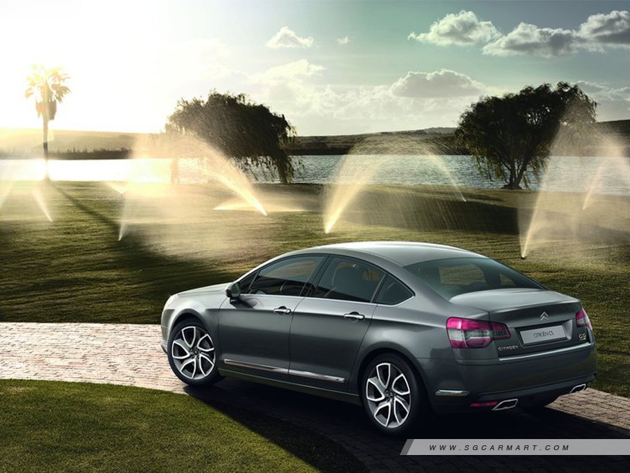 https://i.i-sgcm.com/new_cars/cars/10969/10969_g32