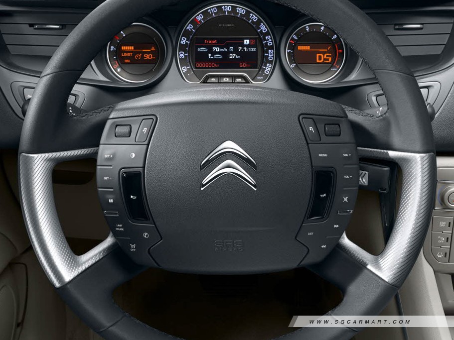 https://i.i-sgcm.com/new_cars/cars/10969/10969_g35