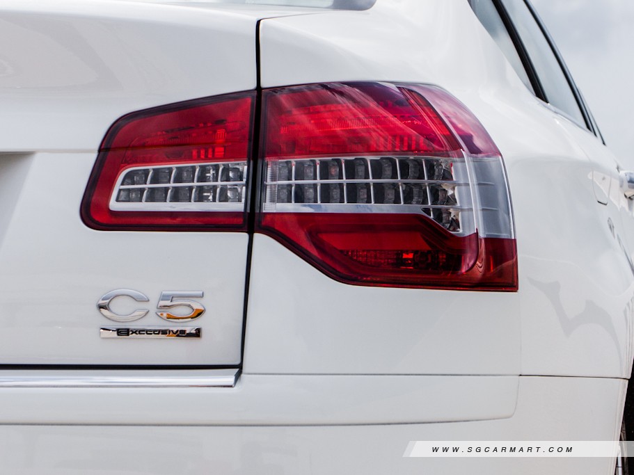https://i.i-sgcm.com/new_cars/cars/10969/10969_g7