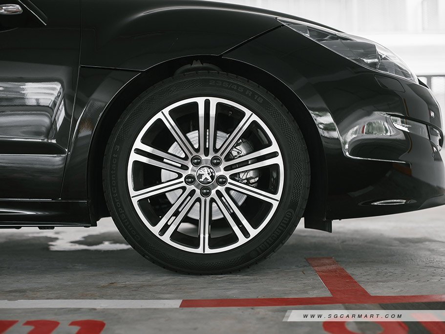 https://i.i-sgcm.com/new_cars/cars/10975/10975_g79