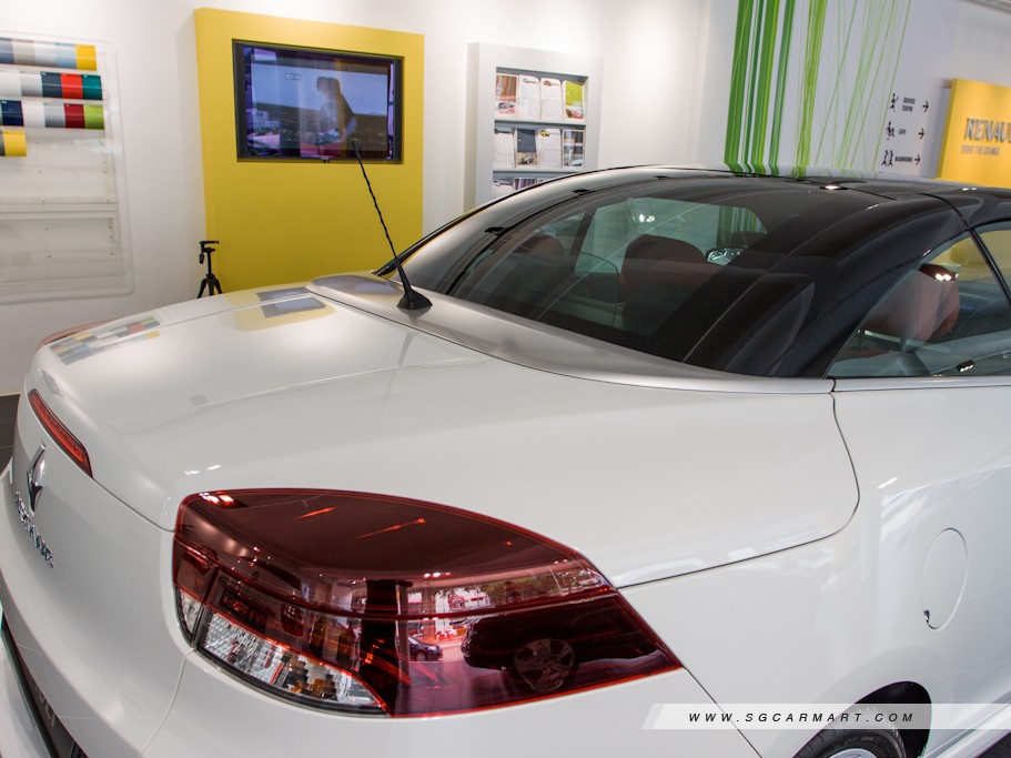https://i.i-sgcm.com/new_cars/cars/10976/10976_g11