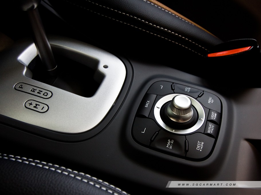 https://i.i-sgcm.com/new_cars/cars/10976/10976_g25