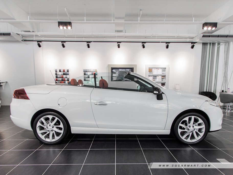 https://i.i-sgcm.com/new_cars/cars/10976/10976_g2