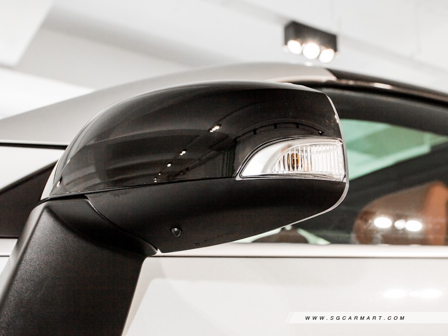 https://i.i-sgcm.com/new_cars/cars/10976/10976_g9