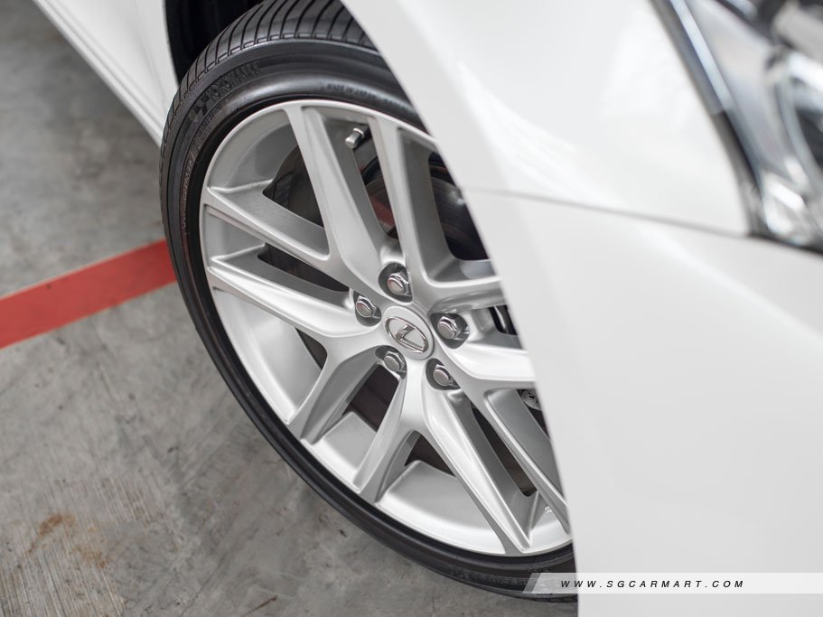https://i.i-sgcm.com/new_cars/cars/10979/10979_g44