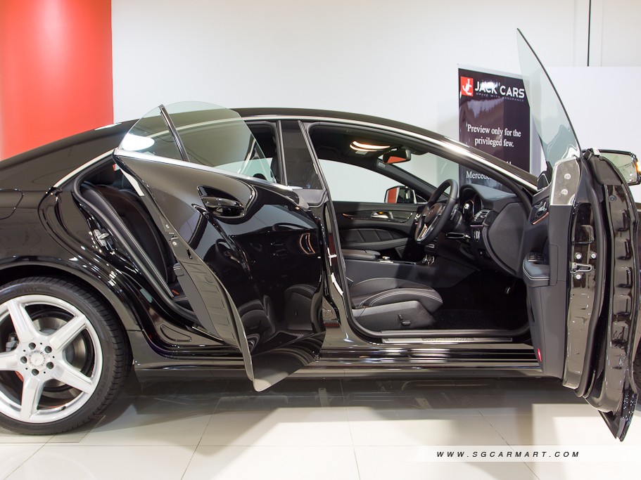 https://i.i-sgcm.com/new_cars/cars/10982/10982_g11