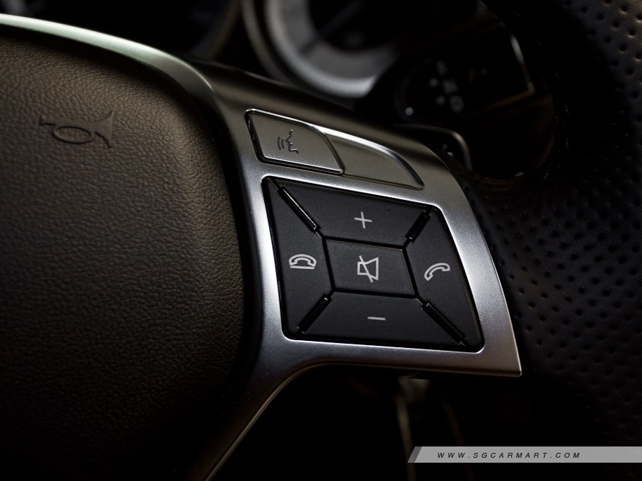 https://i.i-sgcm.com/new_cars/cars/10982/10982_g17