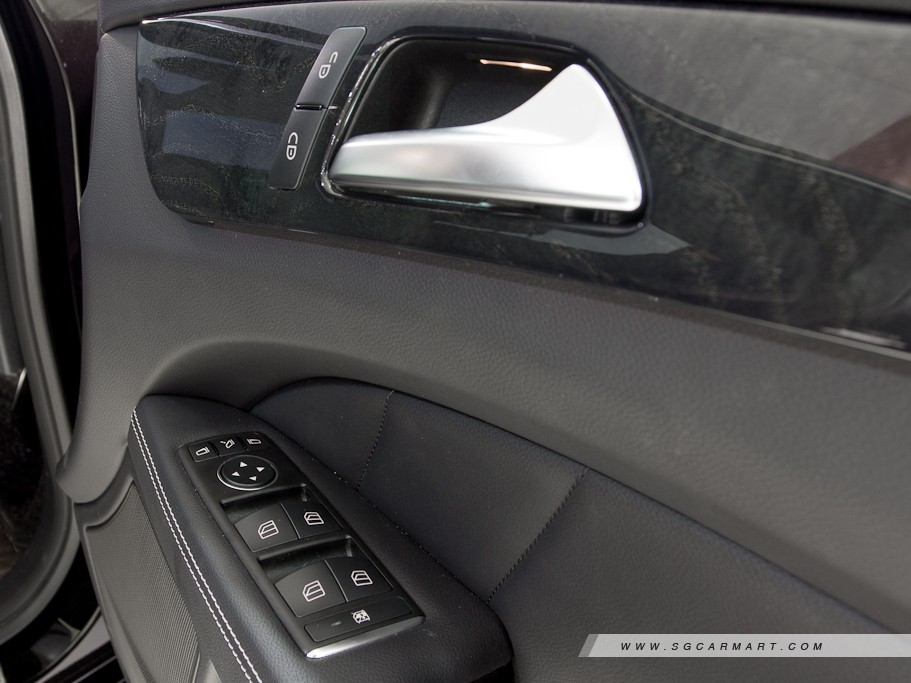 https://i.i-sgcm.com/new_cars/cars/10982/10982_g25