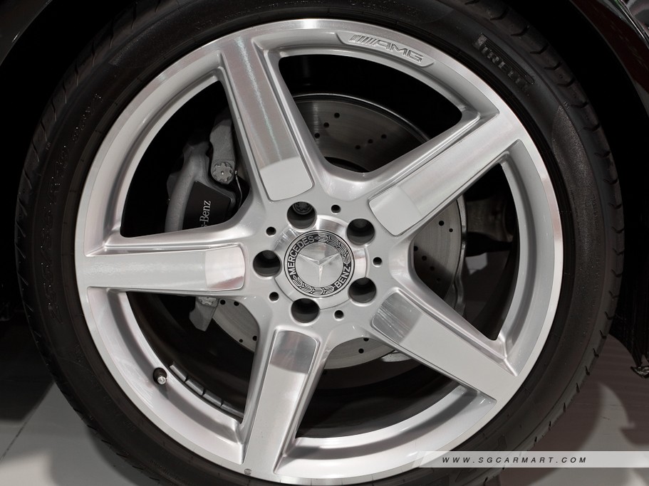 https://i.i-sgcm.com/new_cars/cars/10982/10982_g8