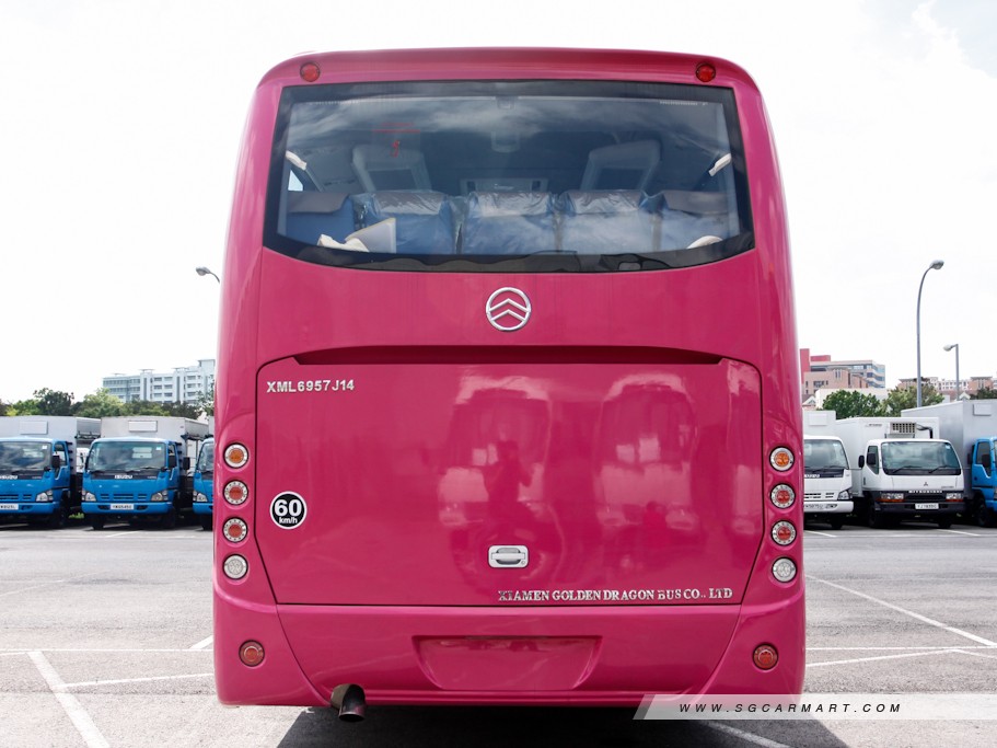 https://i.i-sgcm.com/new_cars/cars/10987/10987_g40